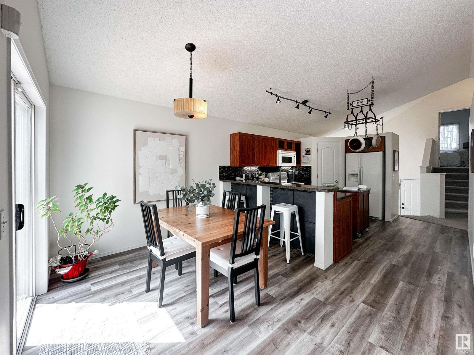 Property at 68 NEWMARKET WY image 3
