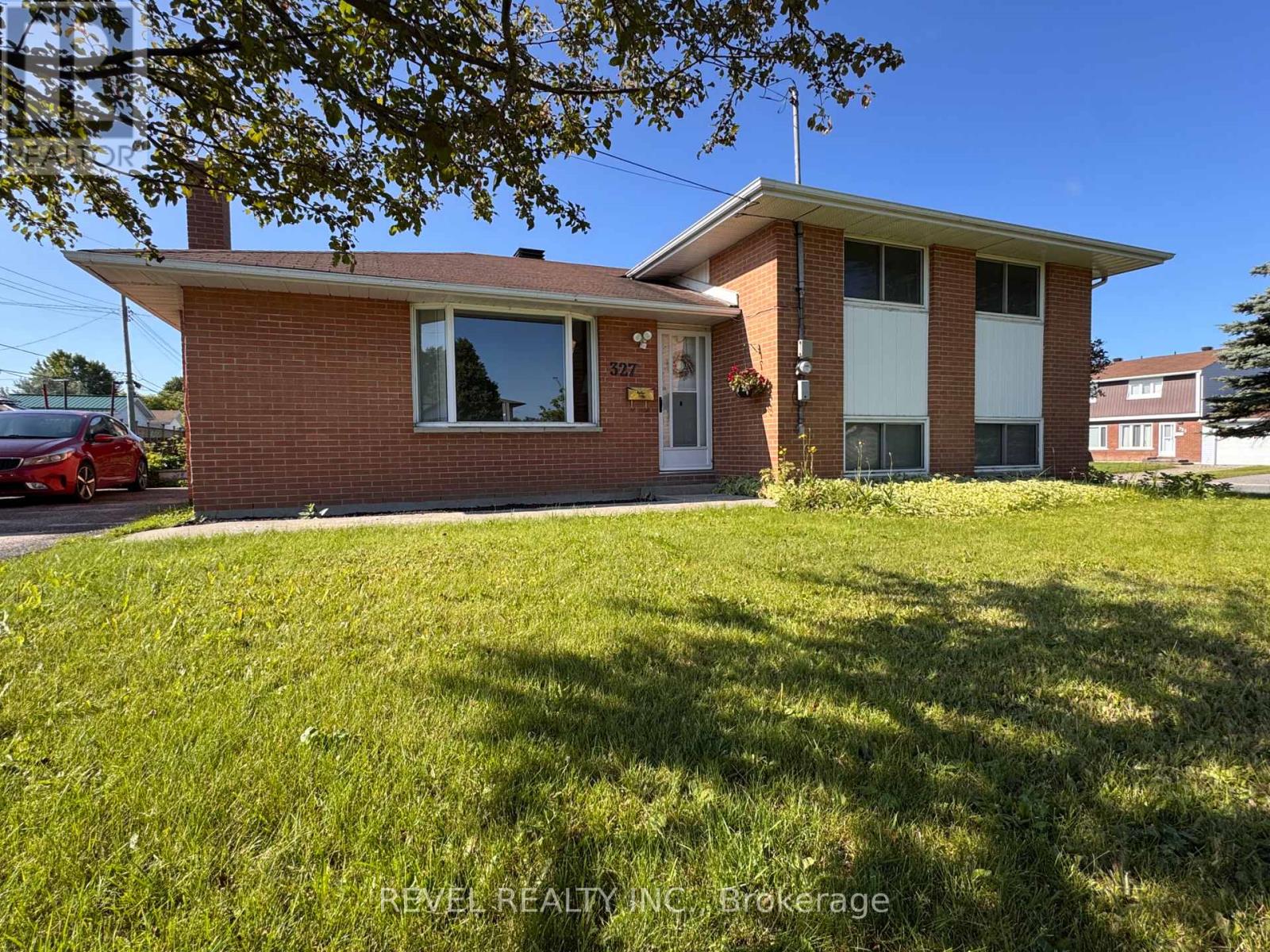 Property at 327 VICTORIA AVENUE image 1