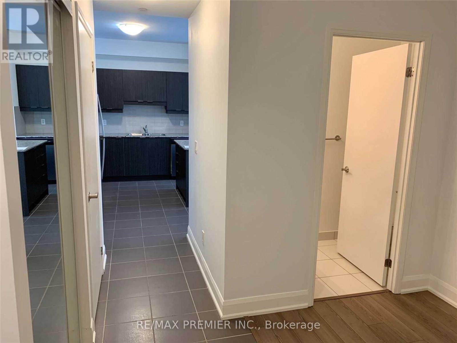 1201 - 2910 Highway 7 Road W, Vaughan, Ontario  L4K 0G3 - Photo 5 - N12317369