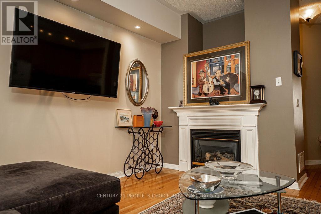 42 - 100 Elgin Mills Road W, Richmond Hill, Ontario  L4C 4M2 - Photo 10 - N12317417