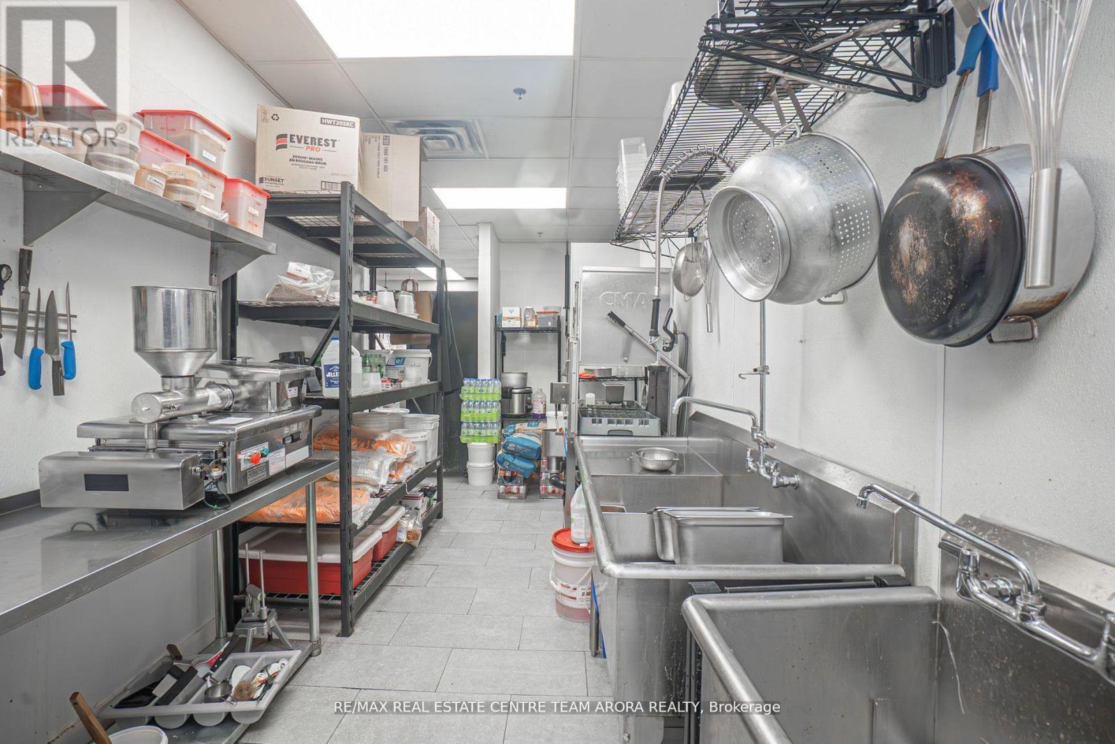 27 - 2737 Keele Street, Toronto, Ontario  M3M 2E9 - Photo 10 - W12317407