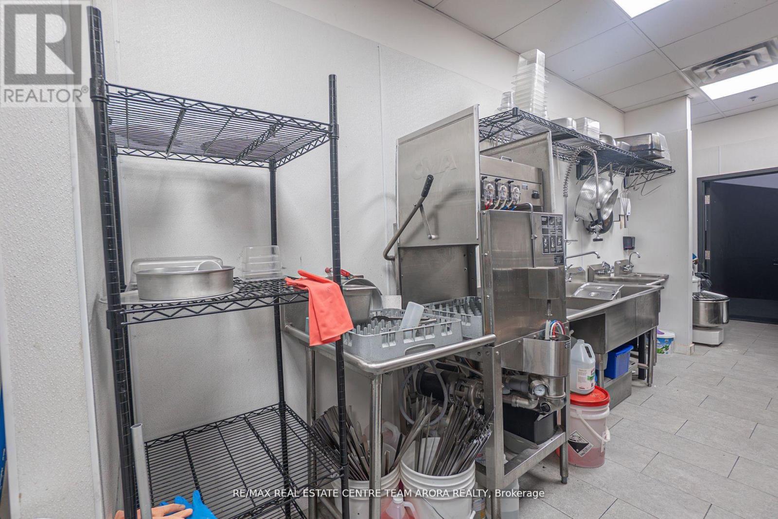 27 - 2737 Keele Street, Toronto, Ontario  M3M 2E9 - Photo 4 - W12317407