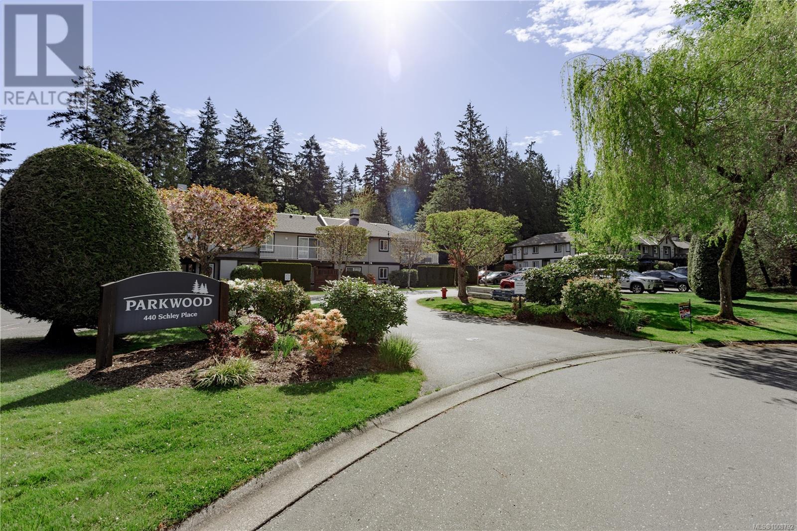 208 440 Schley Pl, Qualicum Beach, British Columbia  V9K 2M5 - Photo 2 - 1008792