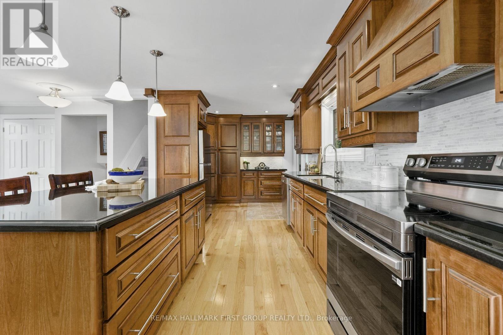 8266 Albert Court, Hamilton Township, Ontario  K9A 4J7 - Photo 11 - X12317378