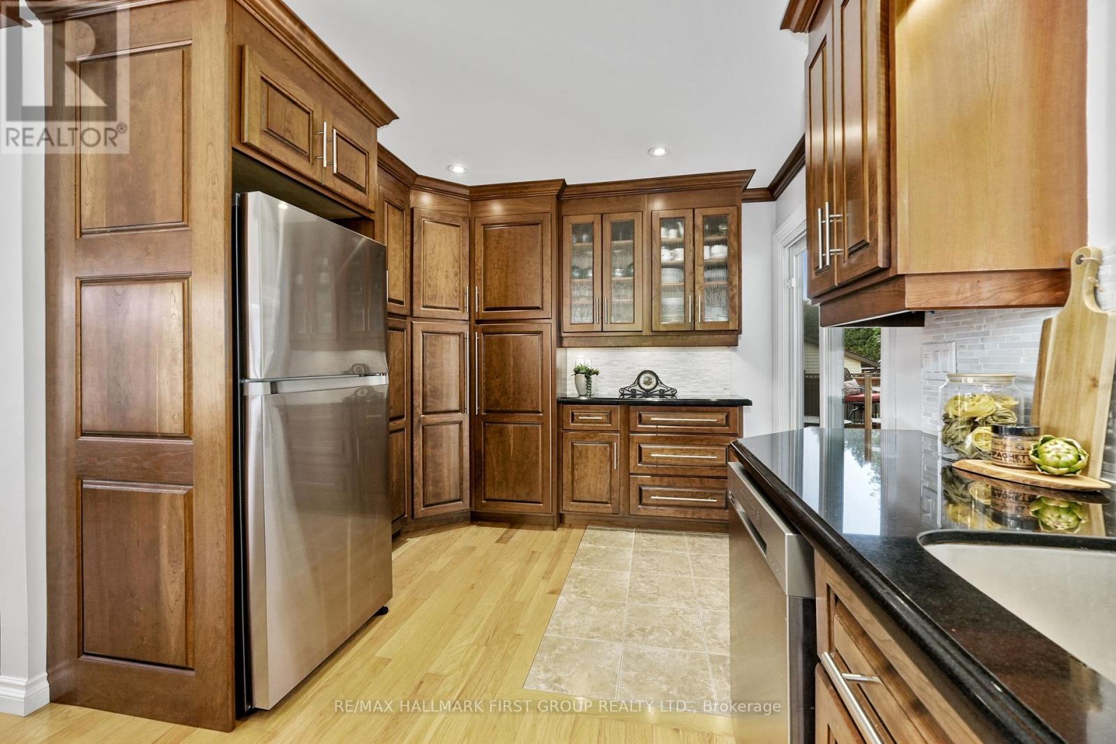 8266 Albert Court, Hamilton Township, Ontario  K9A 4J7 - Photo 12 - X12317378