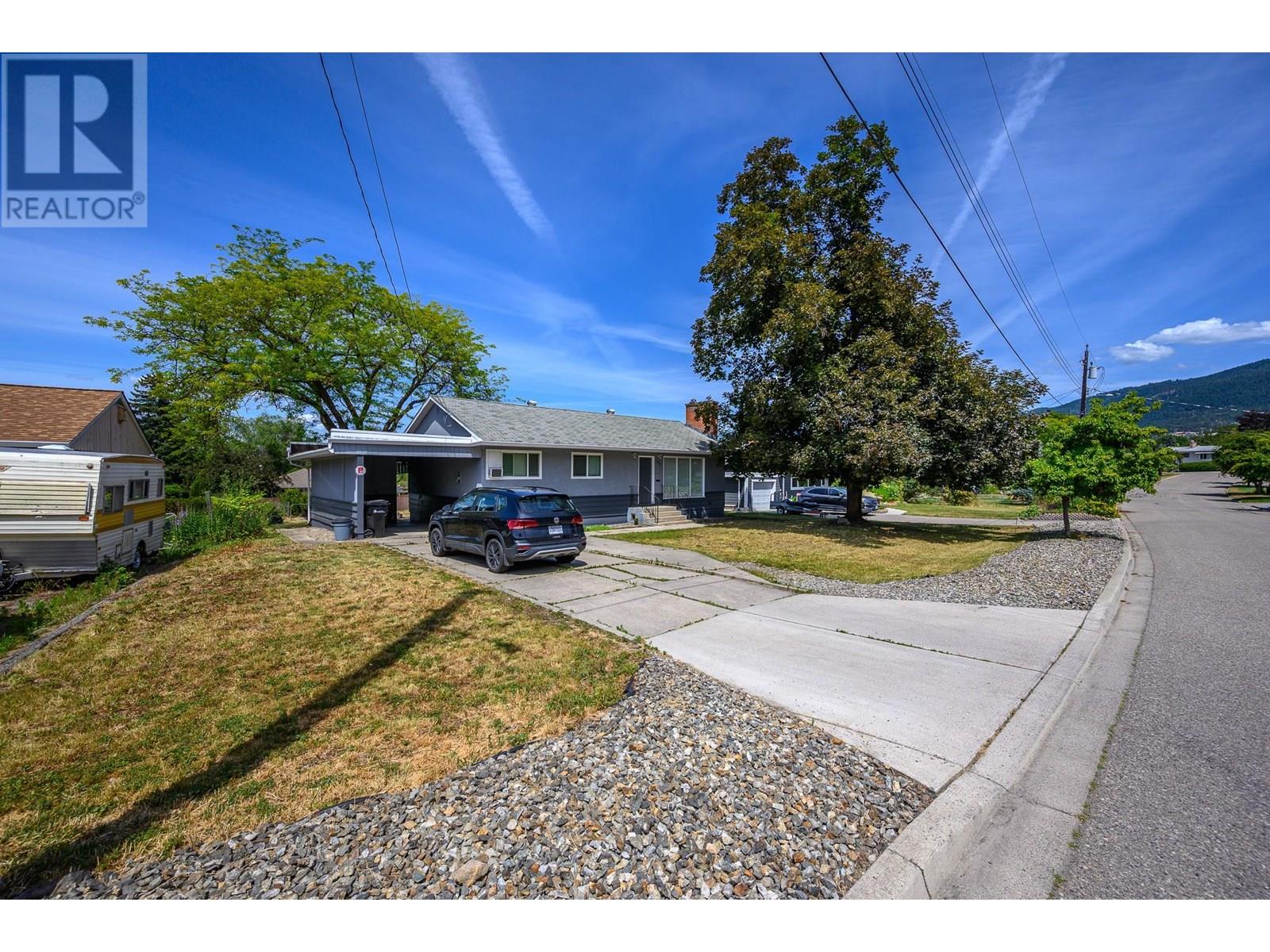 1903 29 Crescent, Vernon, British Columbia  V1T 1Y6 - Photo 4 - 10353552