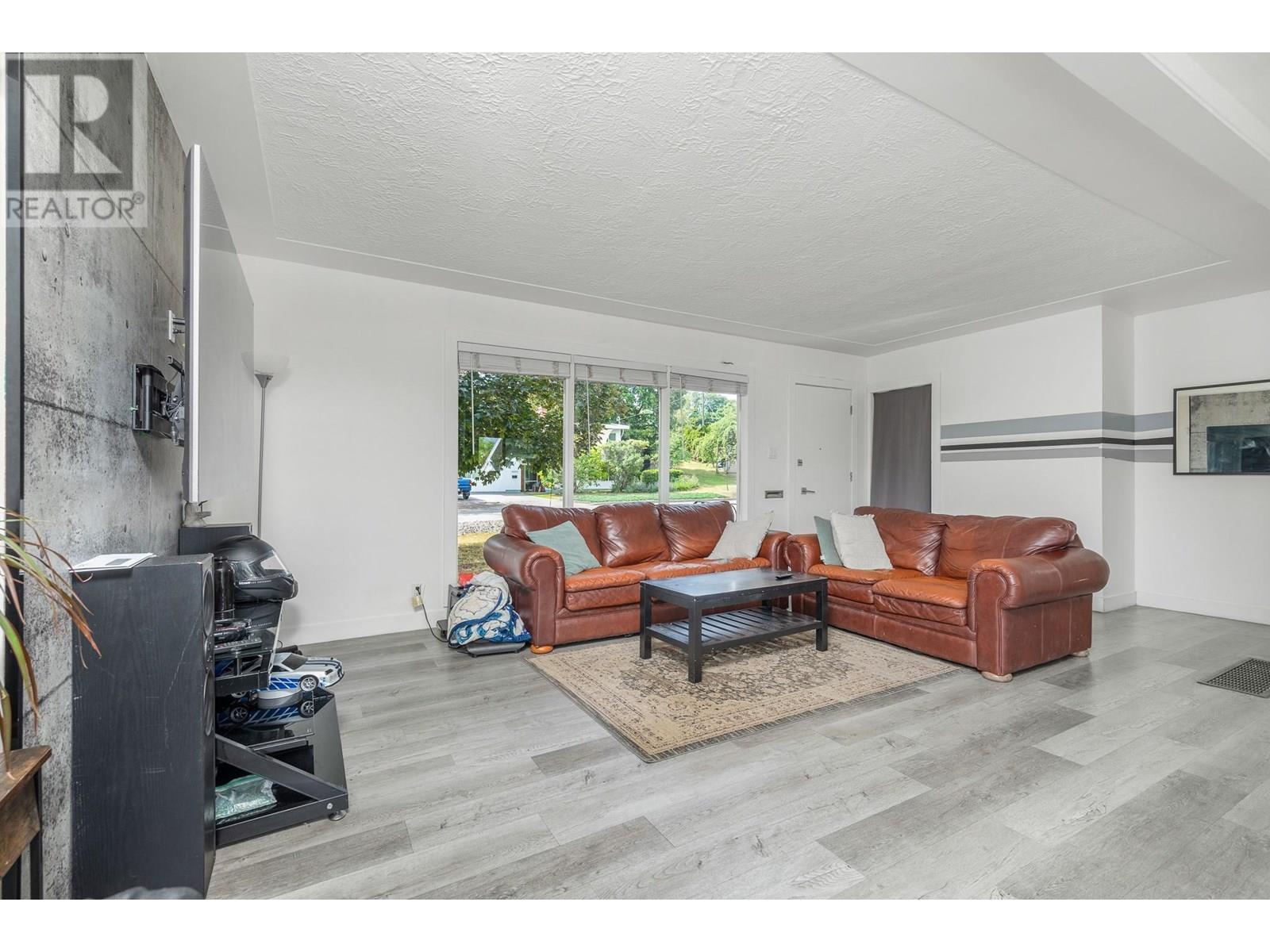 1903 29 Crescent, Vernon, British Columbia  V1T 1Y6 - Photo 14 - 10353552