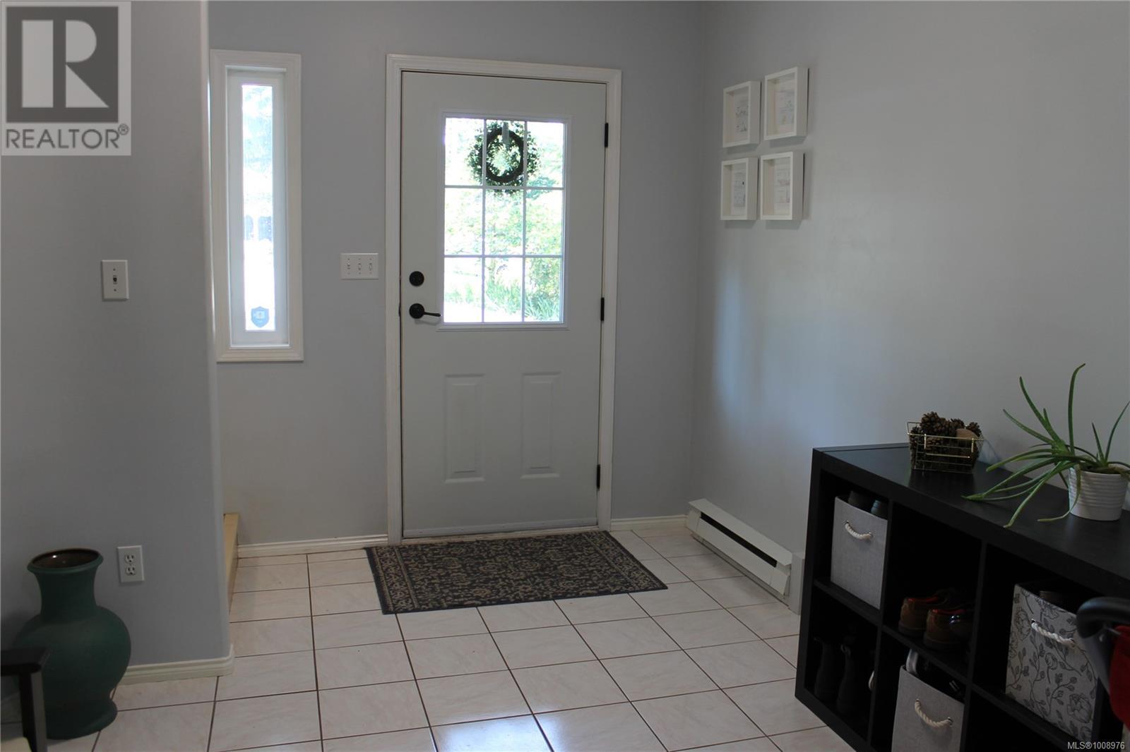 Property at 1227 Margaret Pl image 4
