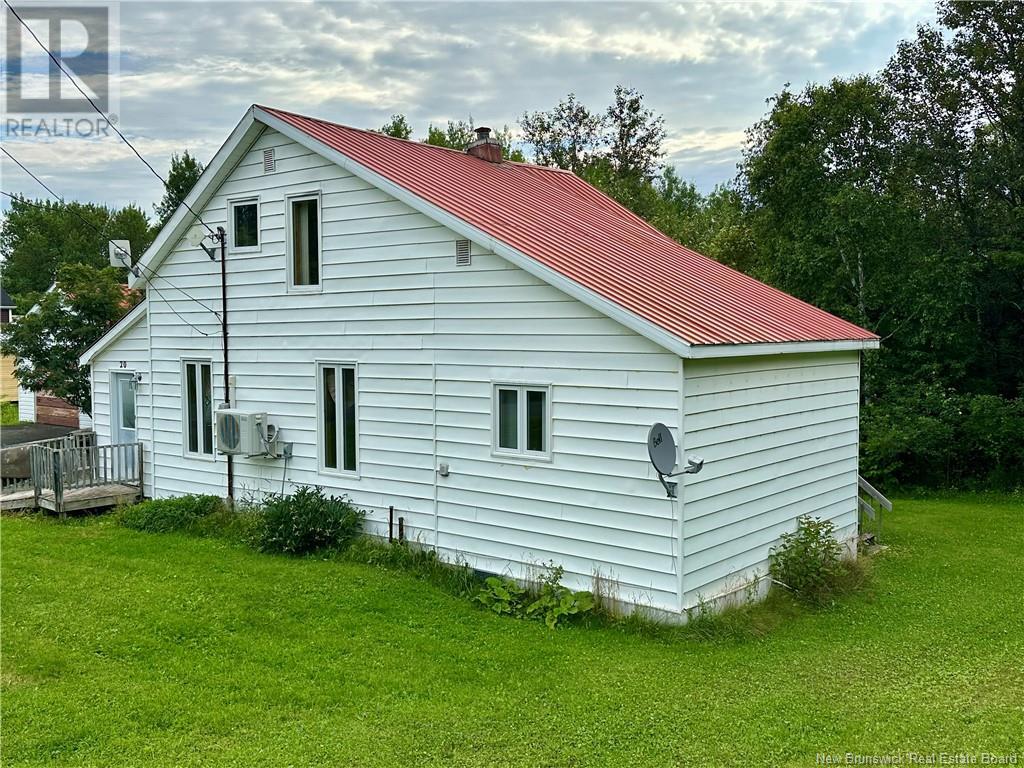 20 Roulston Avenue, Plaster Rock, New Brunswick  E7G 2R2 - Photo 4 - NB123454