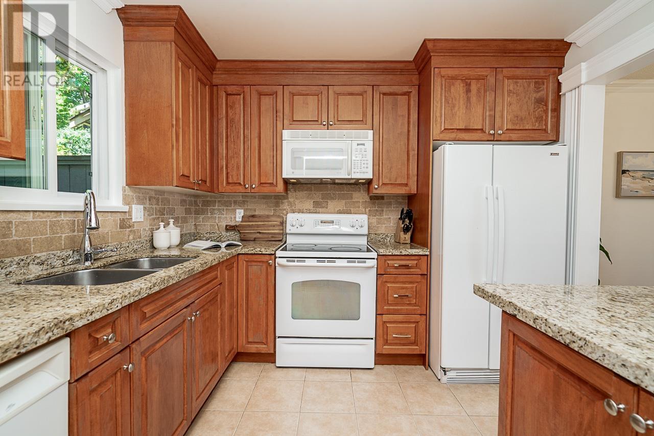 34 900 W 17th Street, North Vancouver, British Columbia  V7P 3K5 - Photo 14 - R3032324