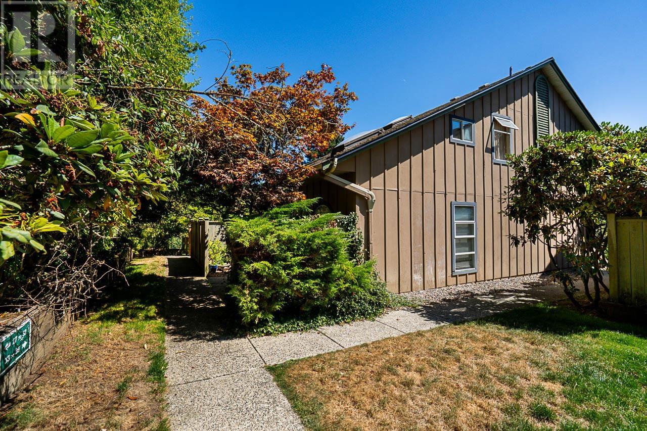 Property at 34 900 W 17TH STREET image 2