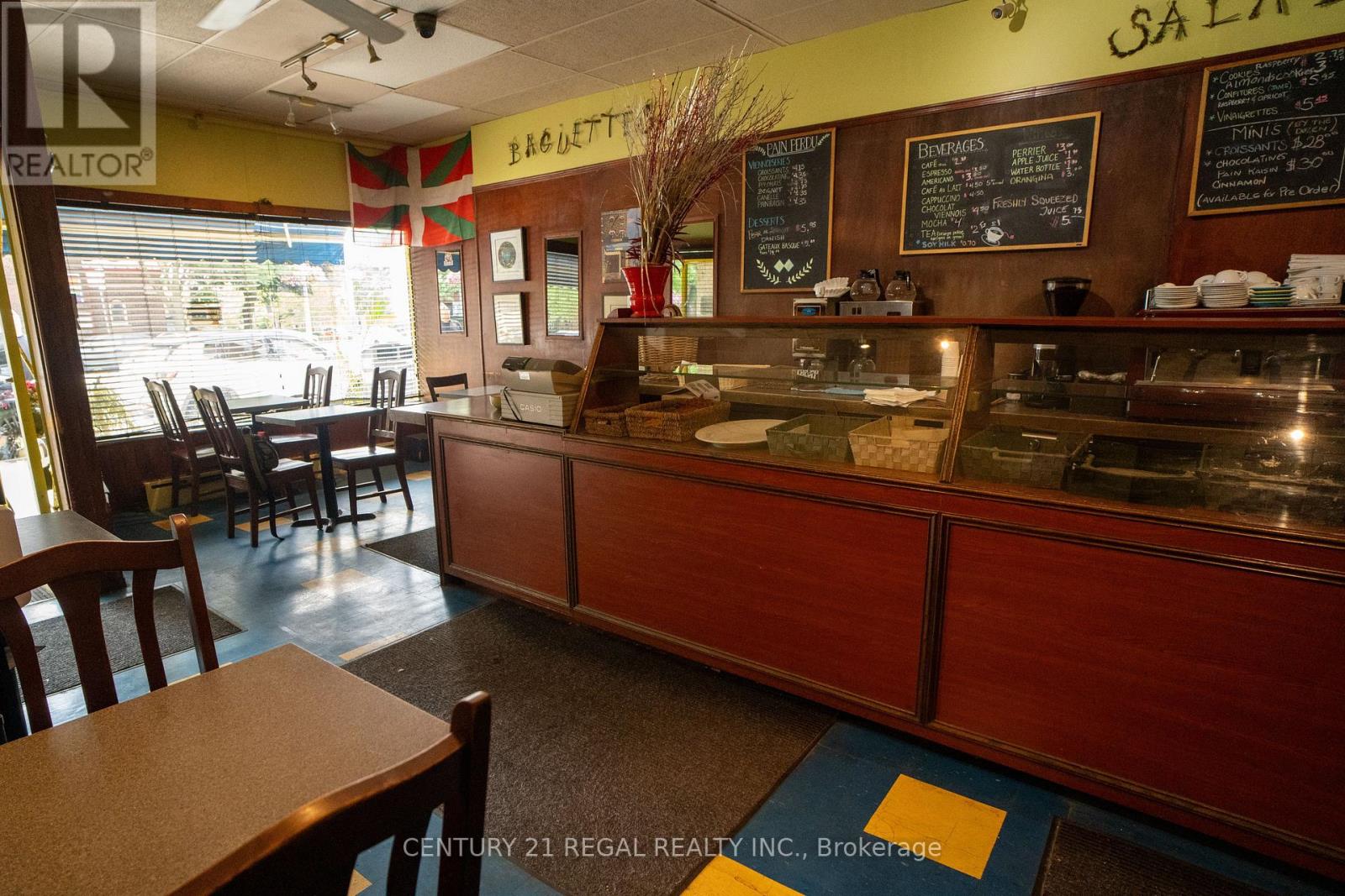 736 St. Clair Avenue W, Toronto, Ontario M6C 1B7 - Photo 2 - C12313221