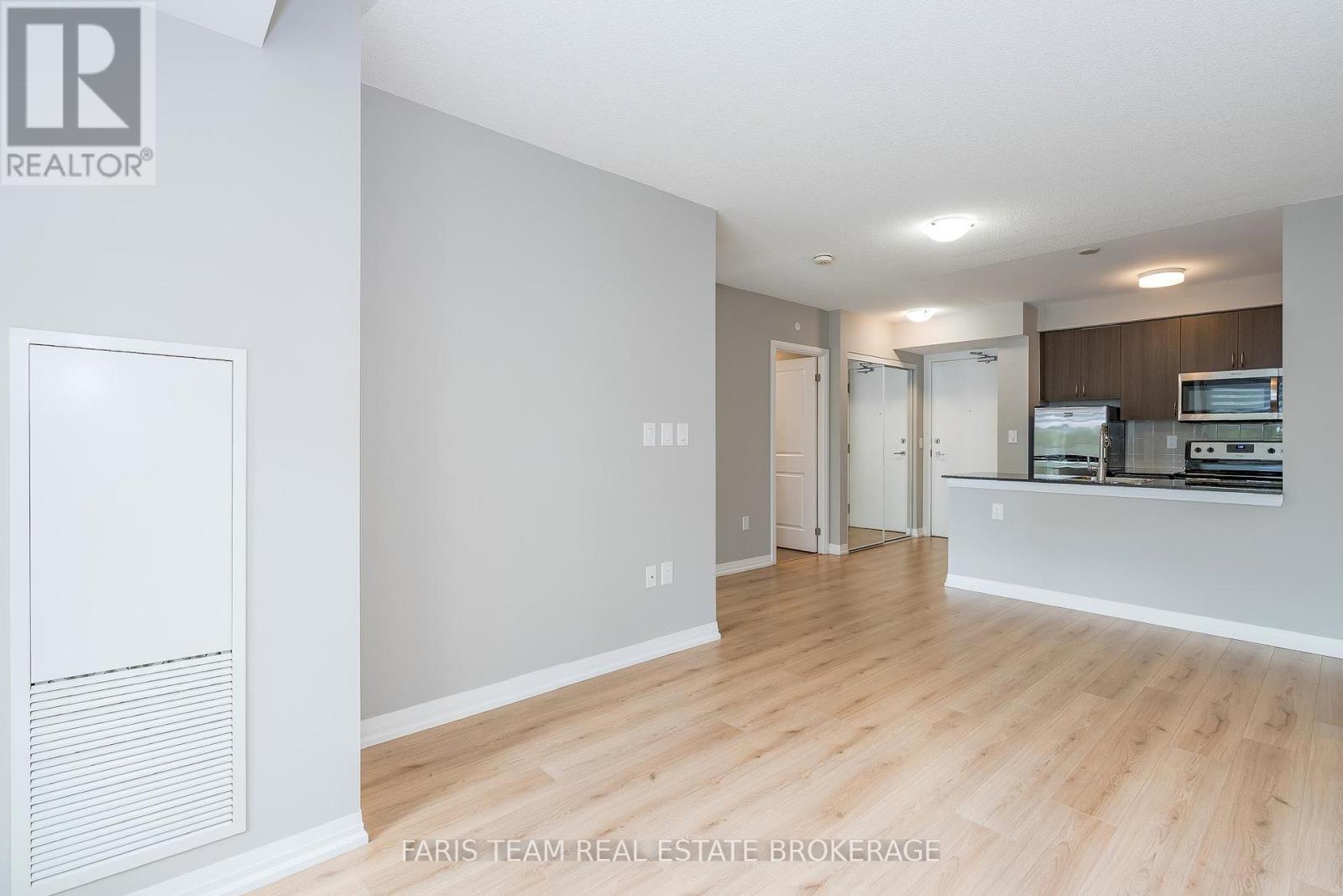 401 - 741 Sheppard Avenue W, Toronto, Ontario M3H 2S9 - Photo 13 - C12317486