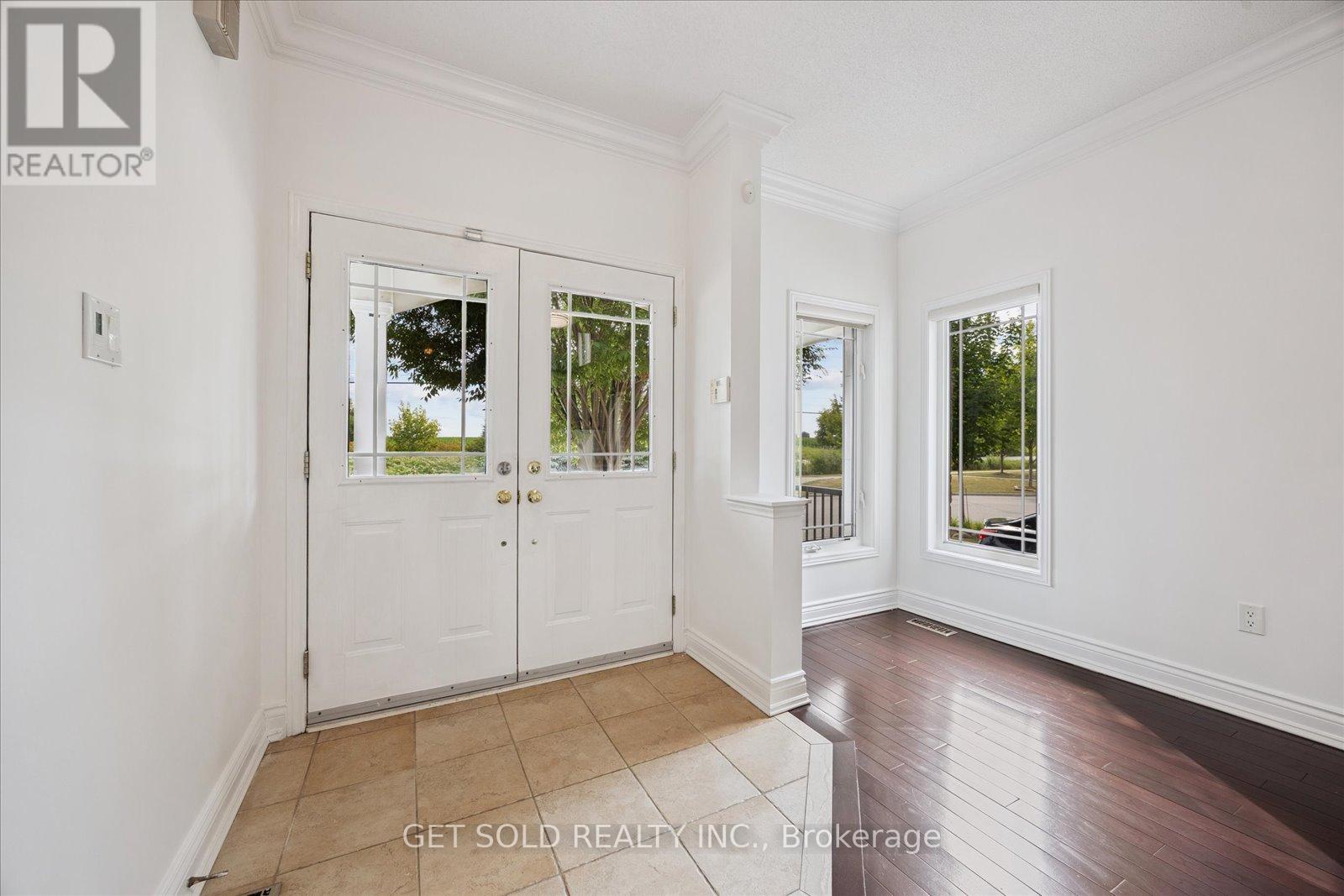 Property at 28 BARDEN CRESCENT image 4