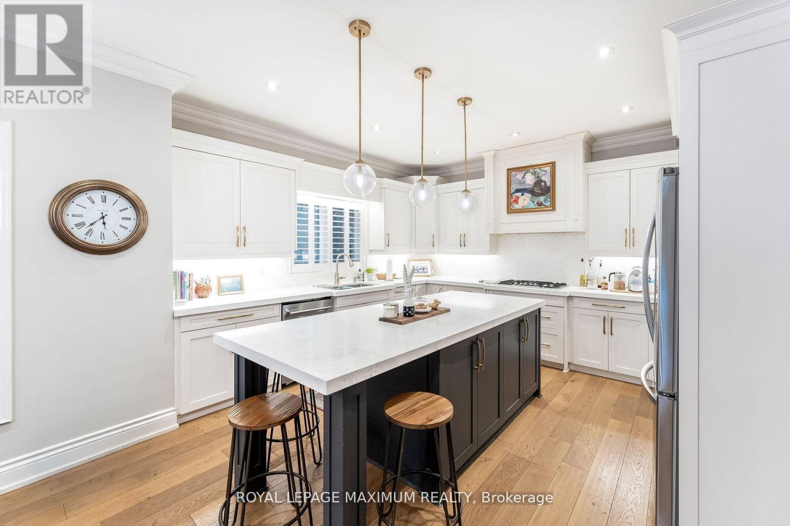 14 Pine Grove Road, Vaughan, Ontario  L4L 2X1 - Photo 8 - N12317444