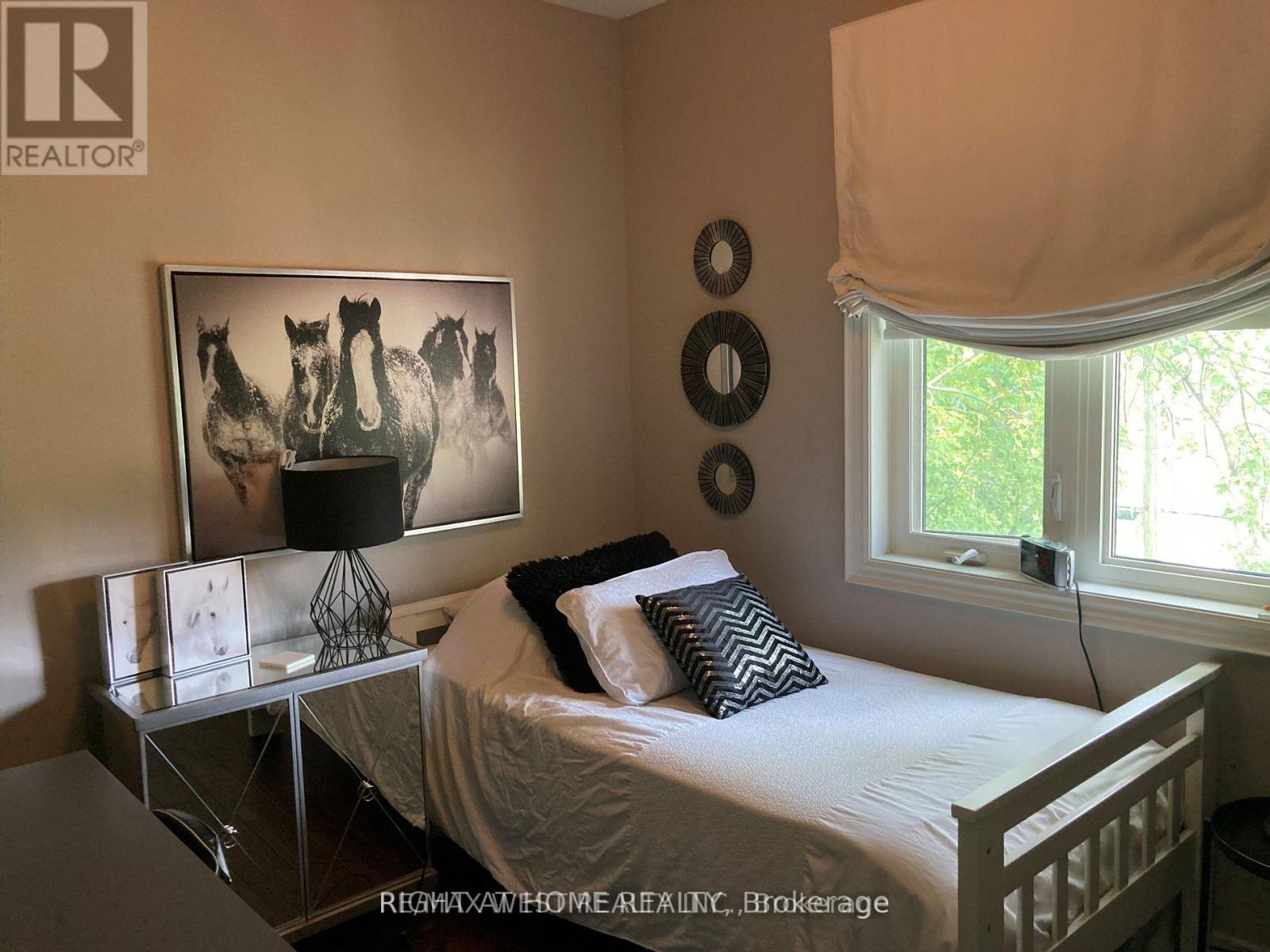 125 Ridge Road, Aurora, Ontario  L4G 0M3 - Photo 12 - N12317465