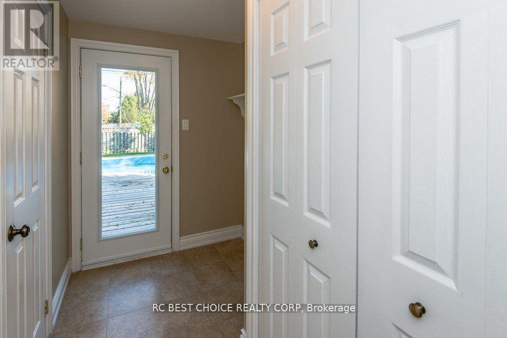 11 Emily Carr Street, Markham, Ontario  L3R 2K3 - Photo 13 - N12317469