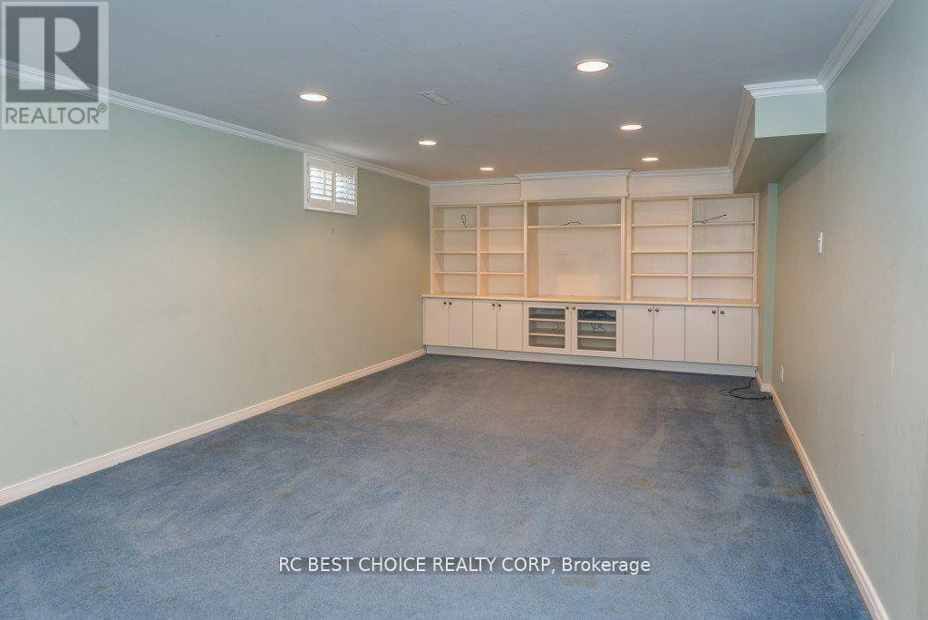 11 Emily Carr Street, Markham, Ontario  L3R 2K3 - Photo 19 - N12317469