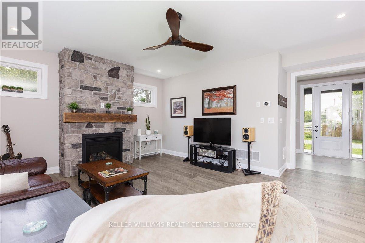 28 St. George Street, Georgina, Ontario  L0E 1L0 - Photo 10 - N12317507