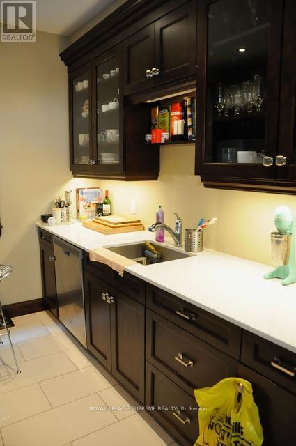 2nd Floor - 30 Glenholme Avenue, Toronto, Ontario  M6H 3A9 - Photo 10 - W12316161