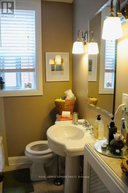 2nd Floor - 30 Glenholme Avenue, Toronto, Ontario  M6H 3A9 - Photo 16 - W12316161