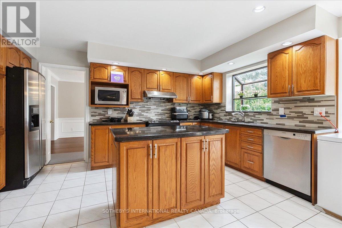 43 Shore Gardens, Oakville, Ontario  L6L 5Z2 - Photo 7 - W12317332