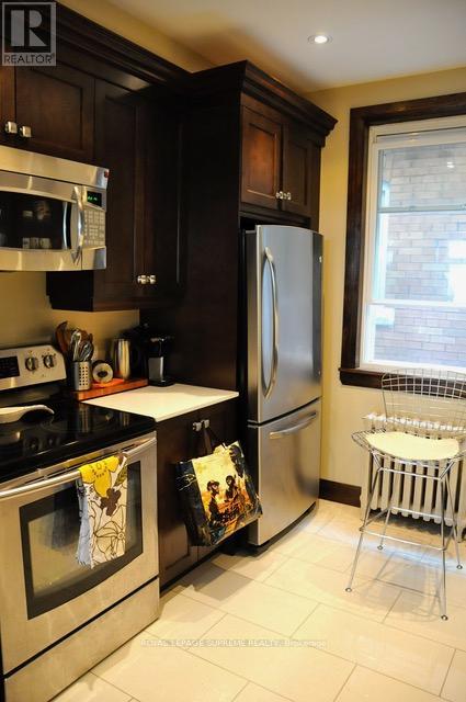 2nd Floor - 30 Glenholme Avenue, Toronto, Ontario  M6H 3A9 - Photo 11 - W12316161