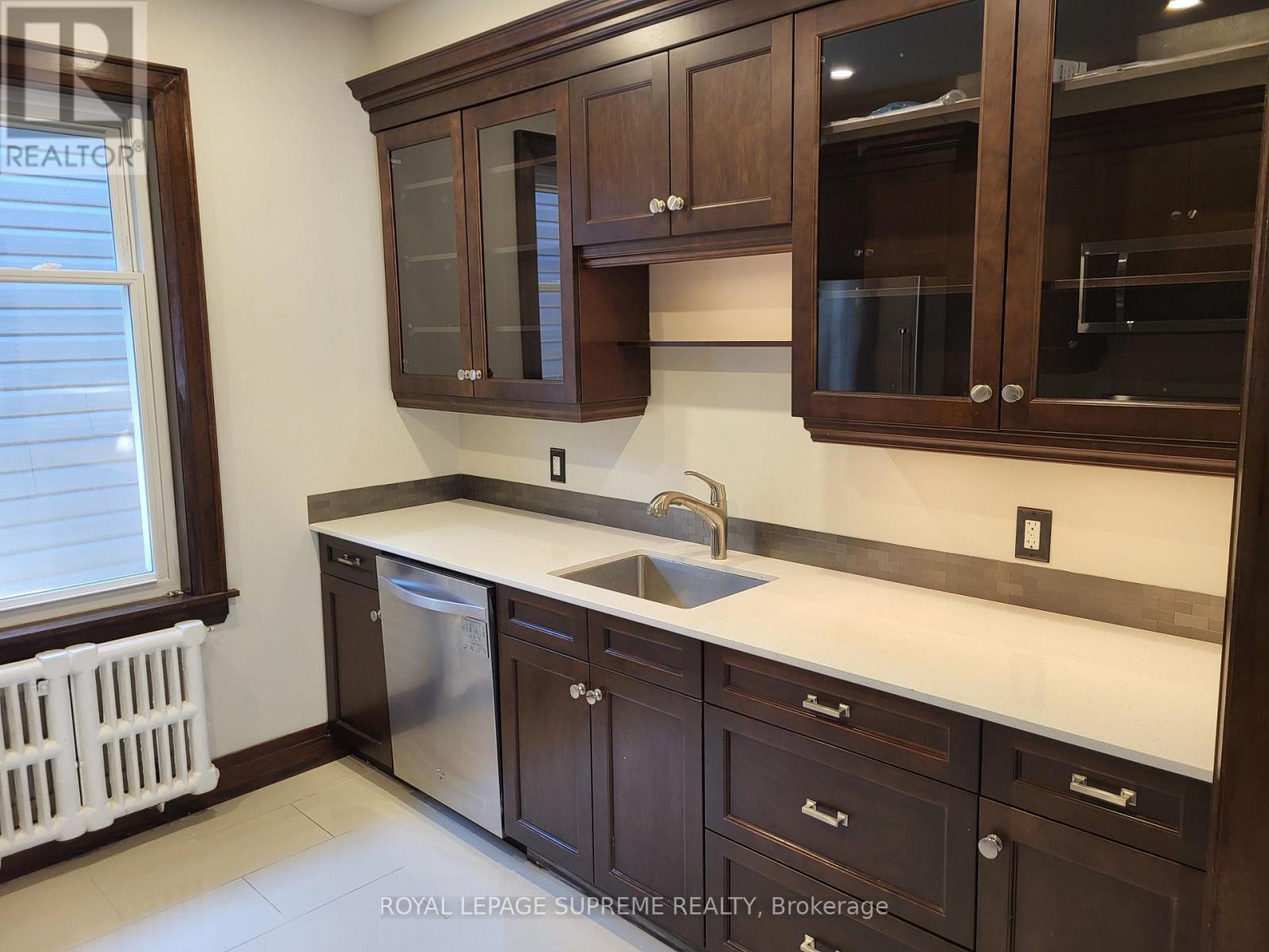 2nd Floor - 30 Glenholme Avenue, Toronto, Ontario  M6H 3A9 - Photo 9 - W12316161