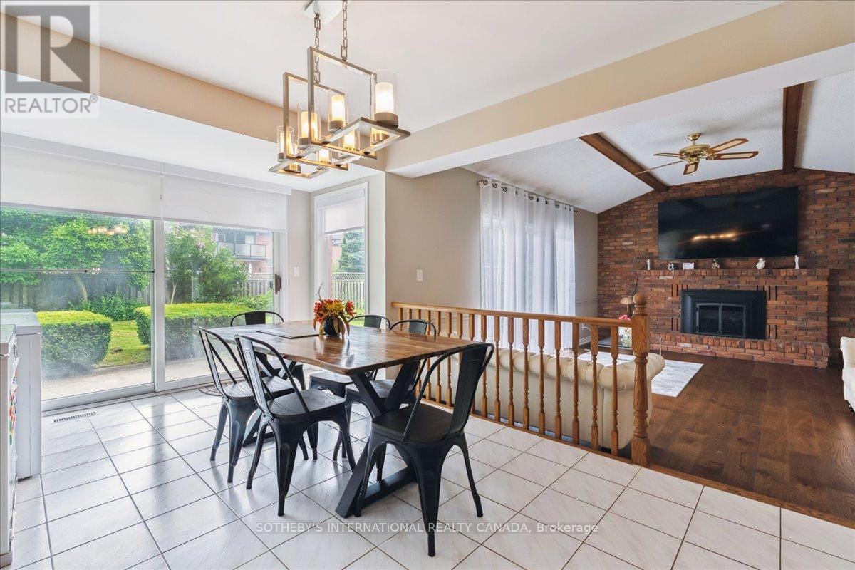 43 Shore Gardens, Oakville, Ontario  L6L 5Z2 - Photo 8 - W12317332