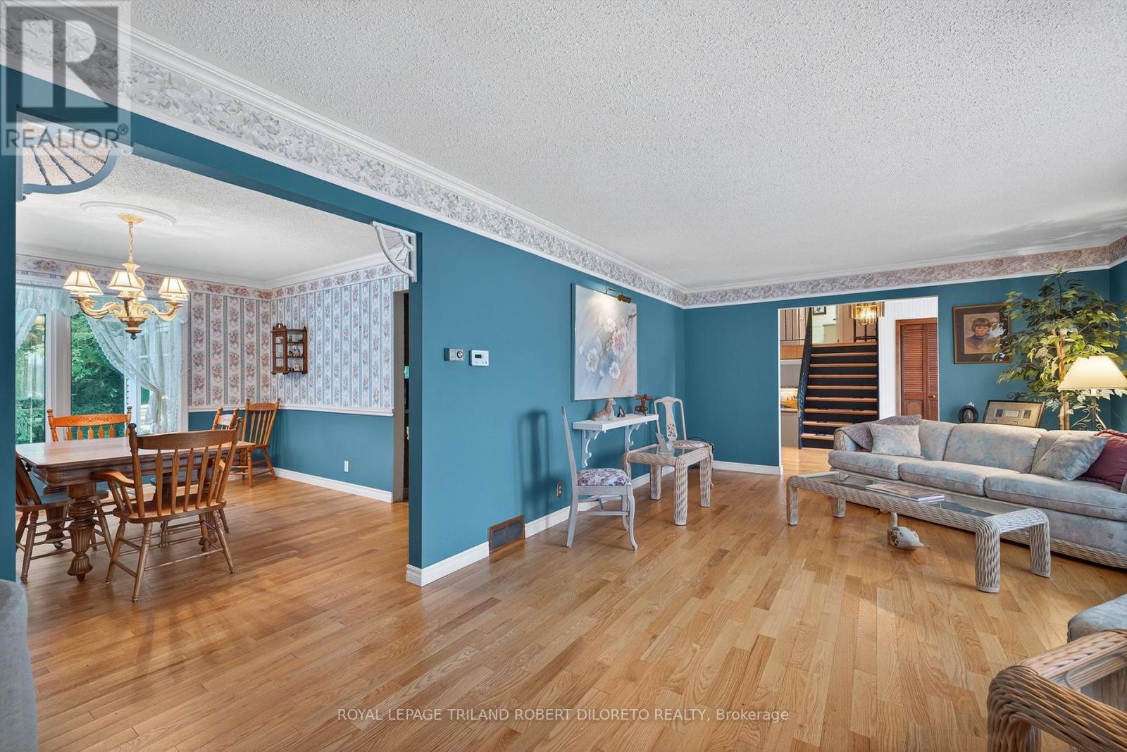 6186 Egremont Drive, Middlesex Centre, Ontario  N0L 1R0 - Photo 13 - X12317551