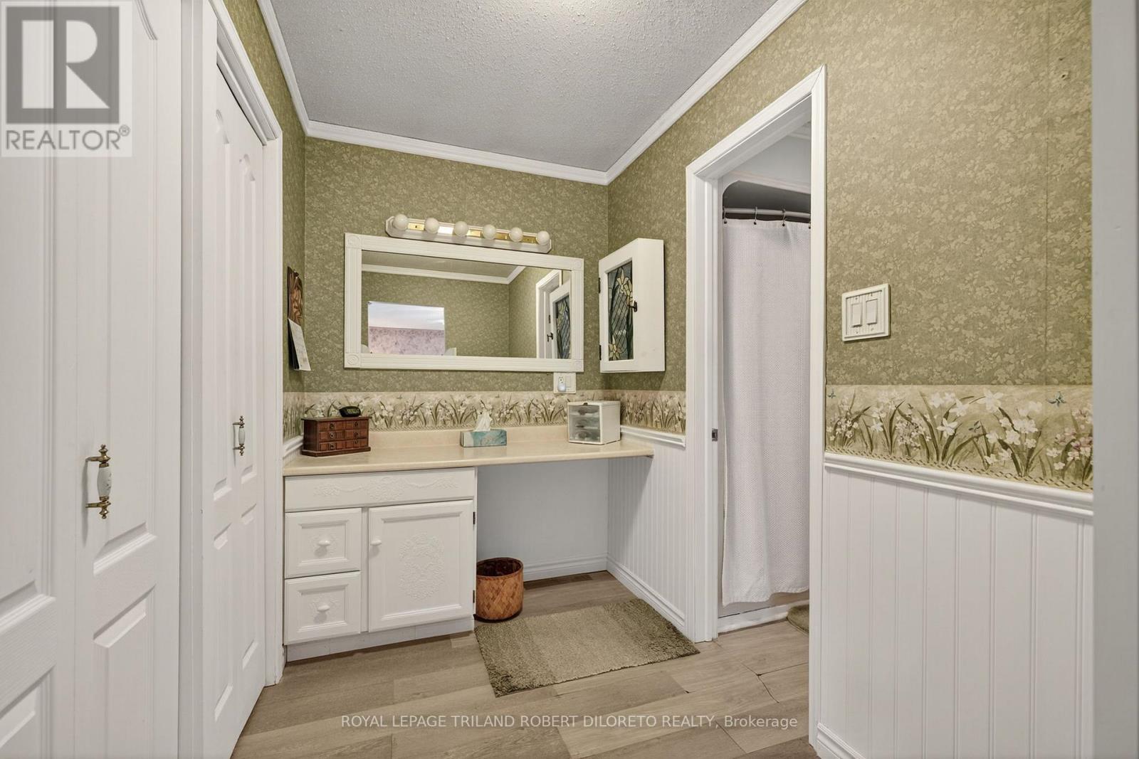 6186 Egremont Drive, Middlesex Centre, Ontario  N0L 1R0 - Photo 21 - X12317551