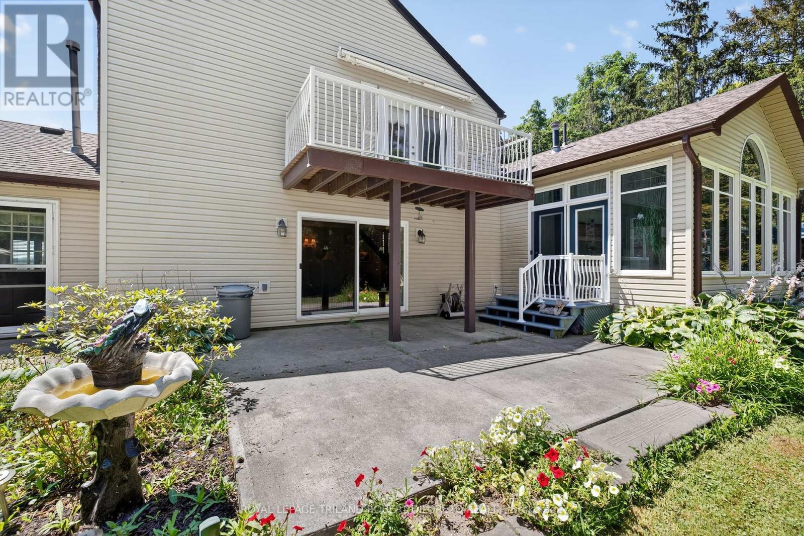 6186 Egremont Drive, Middlesex Centre, Ontario  N0L 1R0 - Photo 33 - X12317551