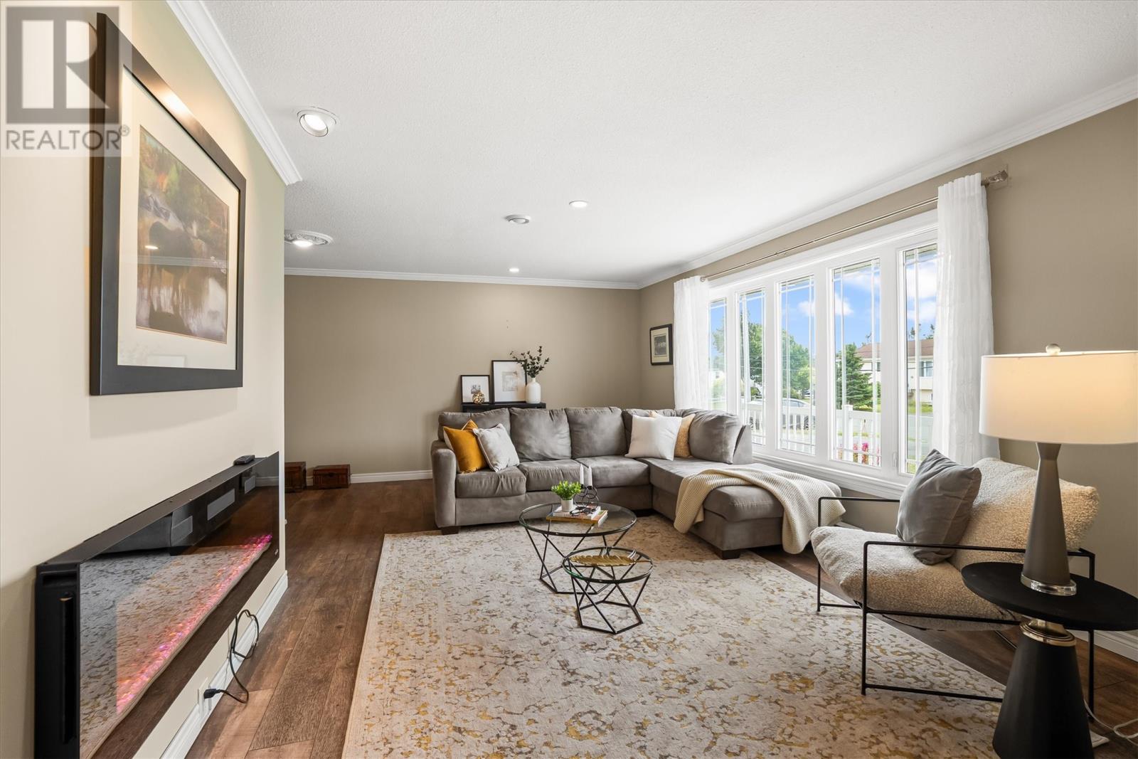 Property at 72 Mountainview Drive image 5