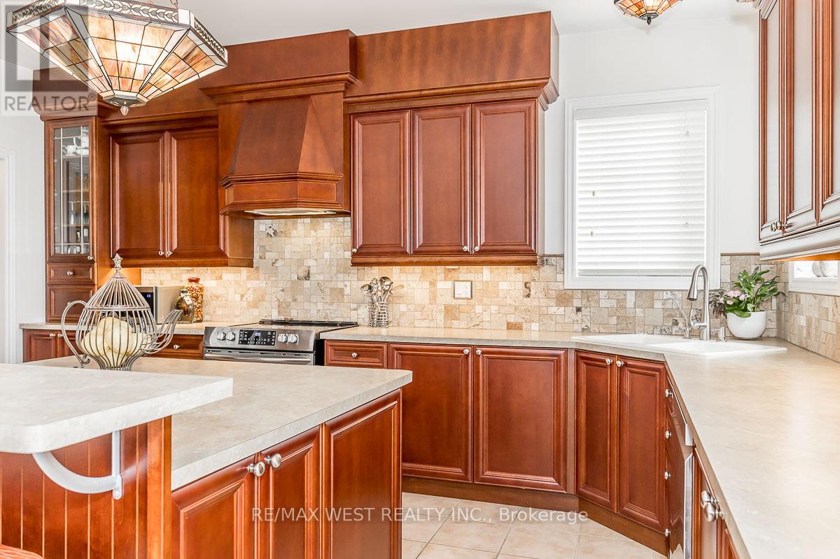 118 Succession Crescent, Barrie, Ontario  L4M 7G7 - Photo 6 - S12317543