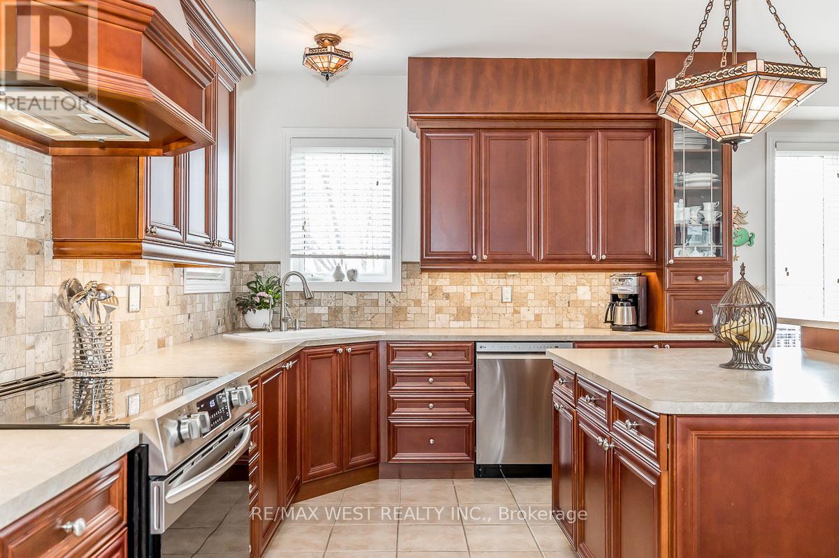 118 Succession Crescent, Barrie, Ontario  L4M 7G7 - Photo 9 - S12317543