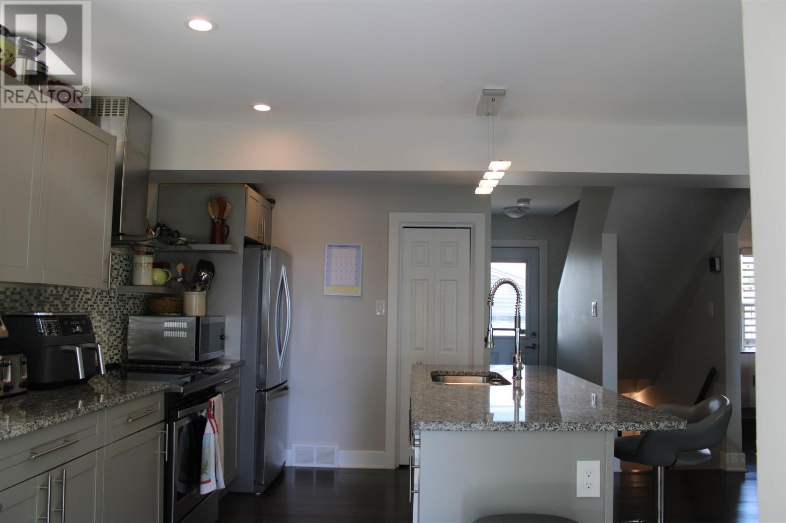 Property at 843 Syndicate Ave N image 4