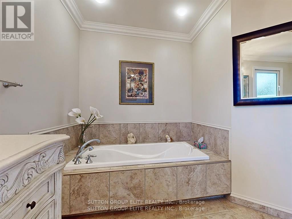 1534 Carrington Road, Mississauga, Ontario  L5M 2K1 - Photo 15 - W12317519