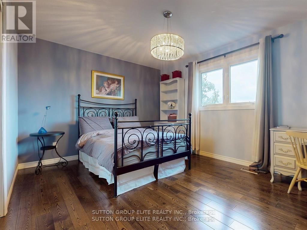 1534 Carrington Road, Mississauga, Ontario  L5M 2K1 - Photo 17 - W12317519