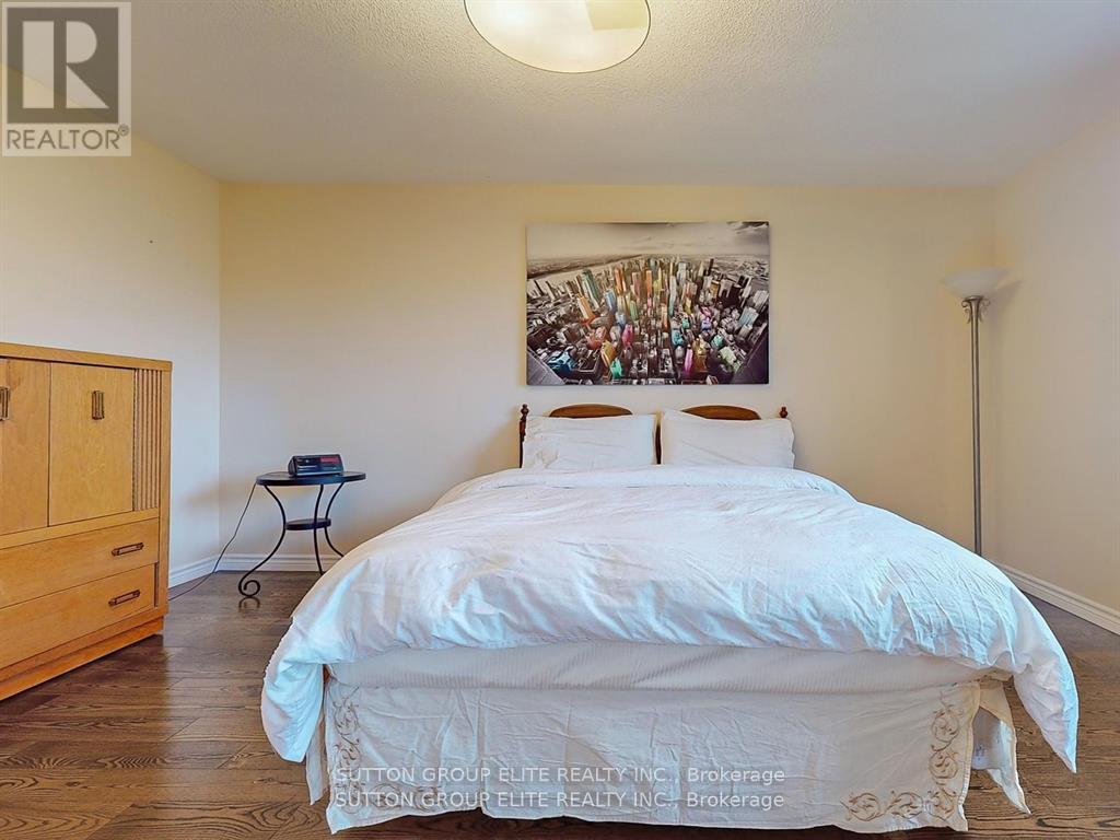 1534 Carrington Road, Mississauga, Ontario  L5M 2K1 - Photo 21 - W12317519