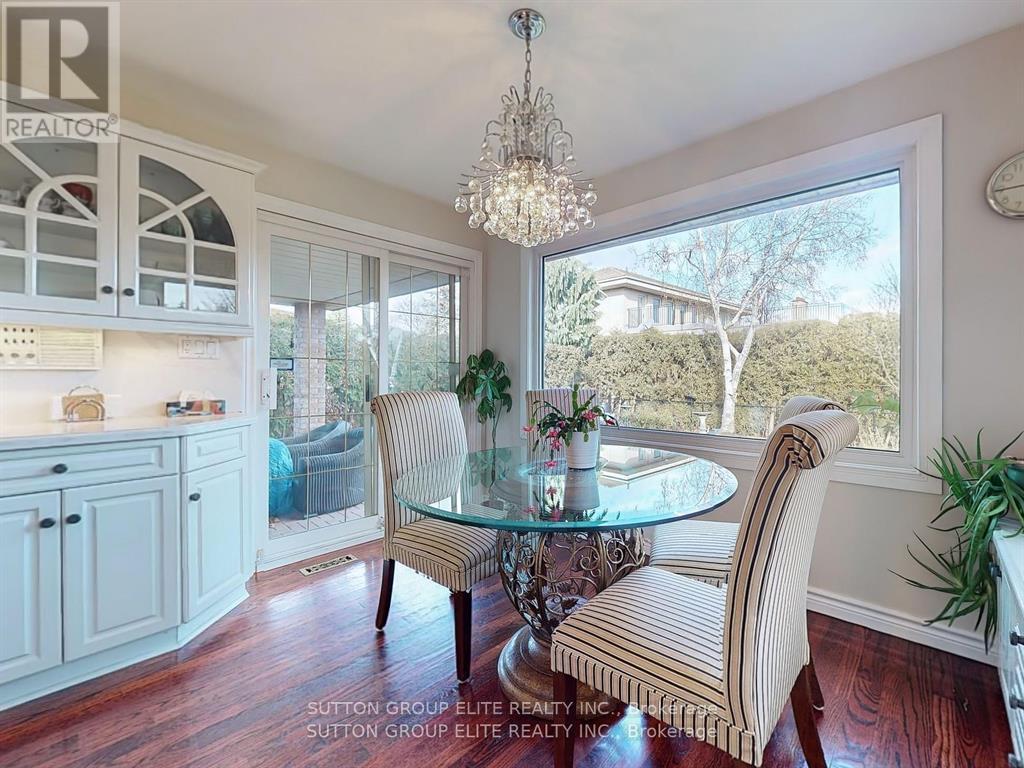 1534 Carrington Road, Mississauga, Ontario  L5M 2K1 - Photo 24 - W12317519