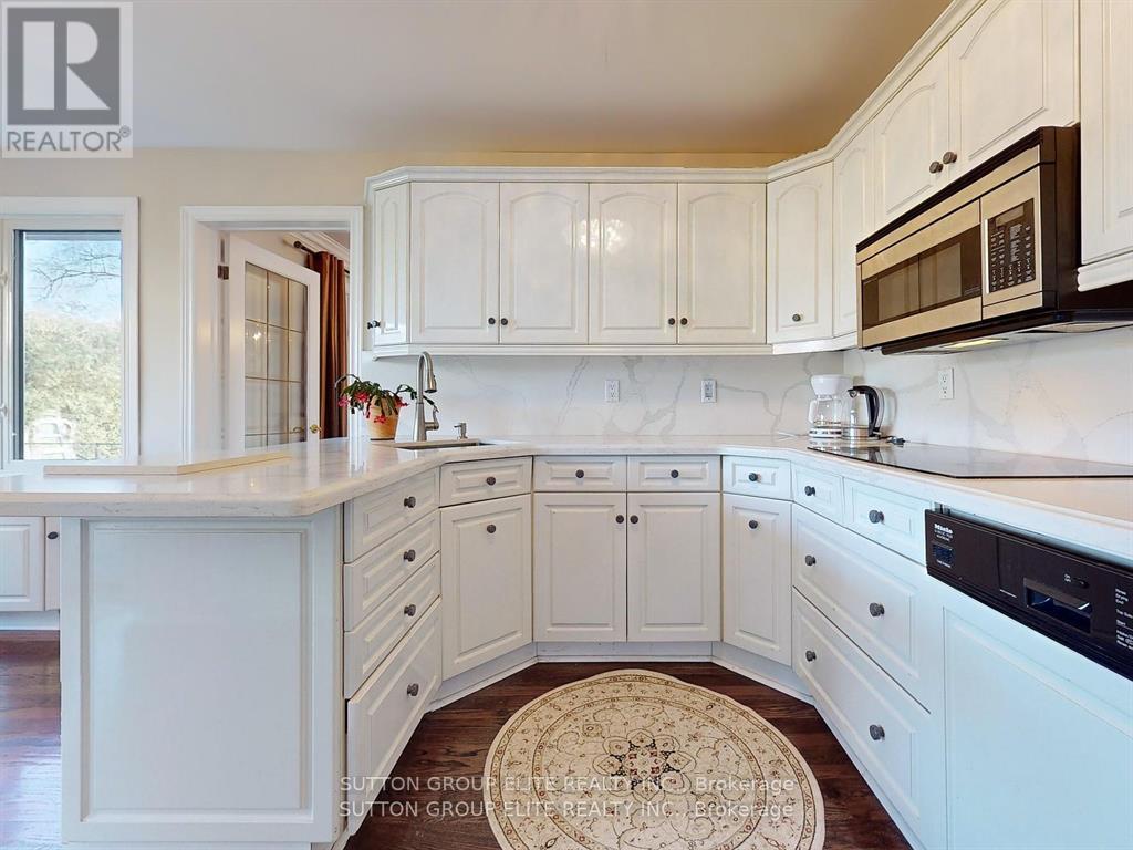 1534 Carrington Road, Mississauga, Ontario  L5M 2K1 - Photo 4 - W12317519