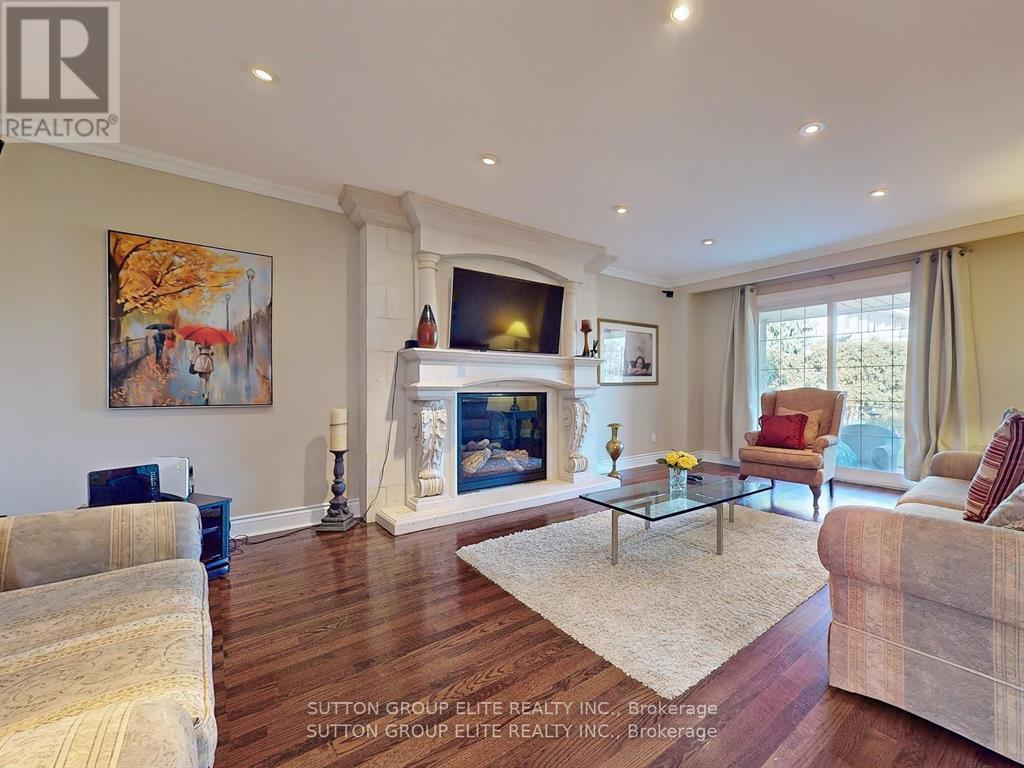 1534 Carrington Road, Mississauga, Ontario  L5M 2K1 - Photo 8 - W12317519