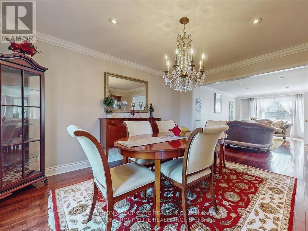 1534 Carrington Road, Mississauga, Ontario  L5M 2K1 - Photo 9 - W12317519