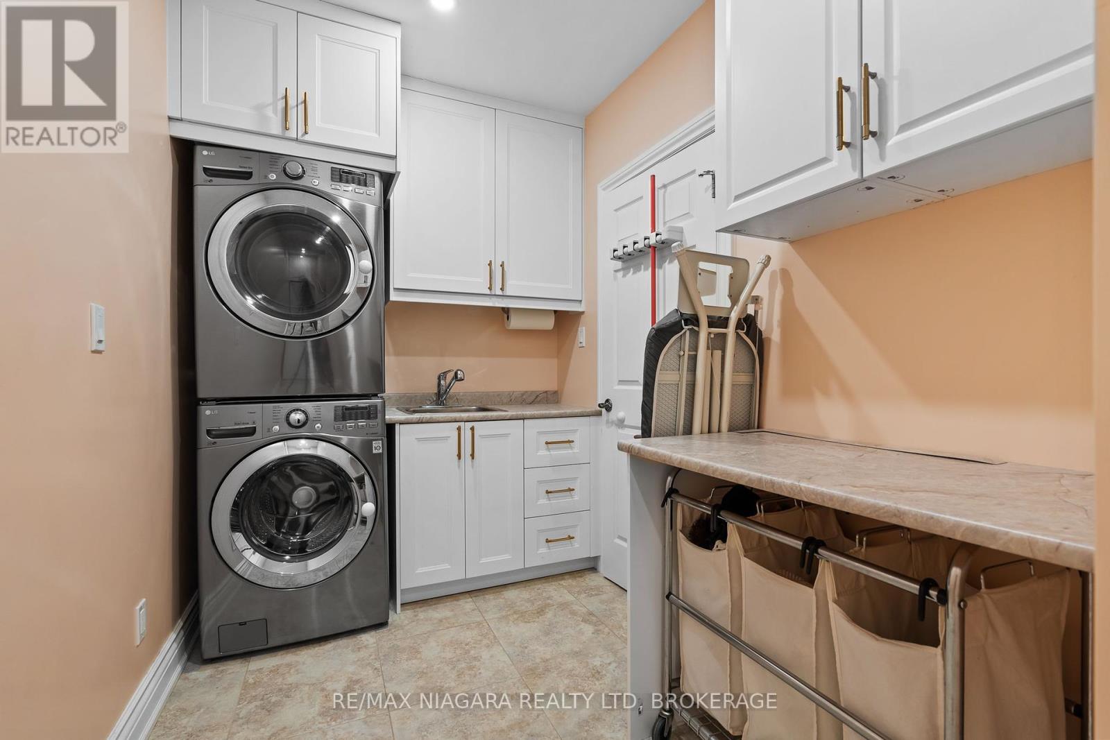 87 Norway Avenue, Welland, Ontario  L3C 4A3 - Photo 32 - X12317483