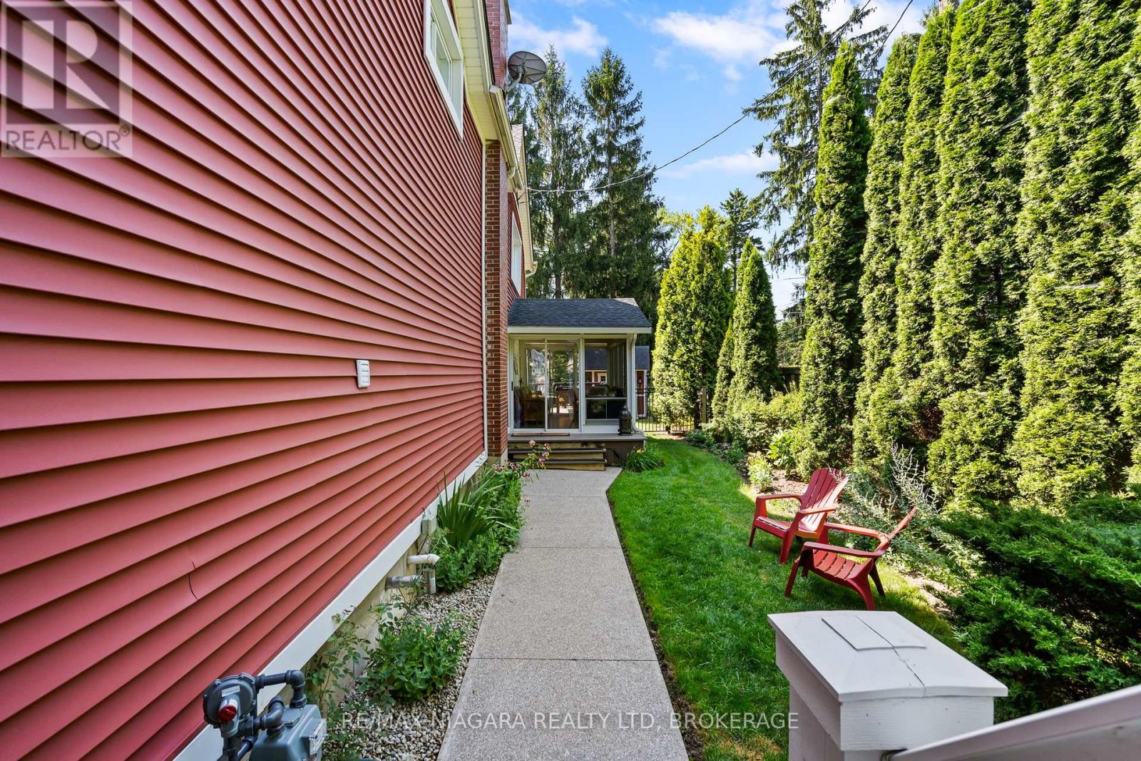87 Norway Avenue, Welland, Ontario  L3C 4A3 - Photo 6 - X12317483