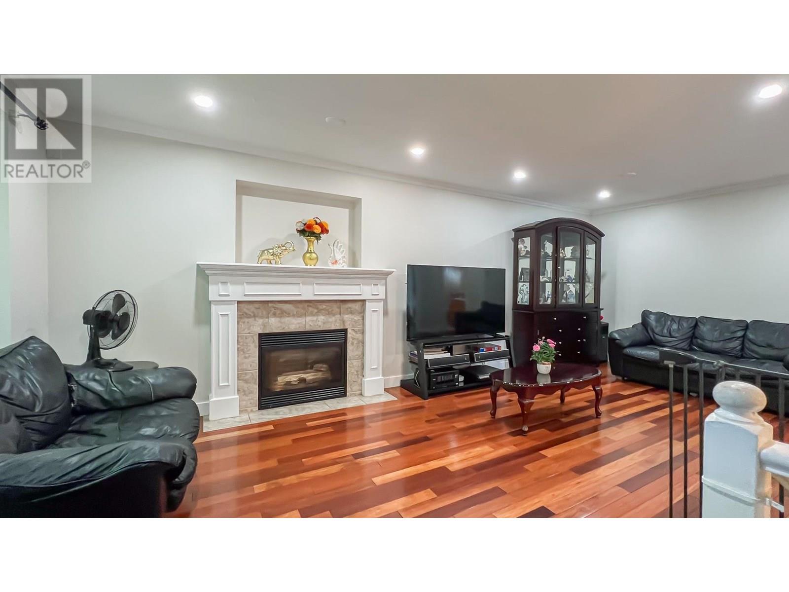 Property at 1553 BURRILL AVENUE image 4