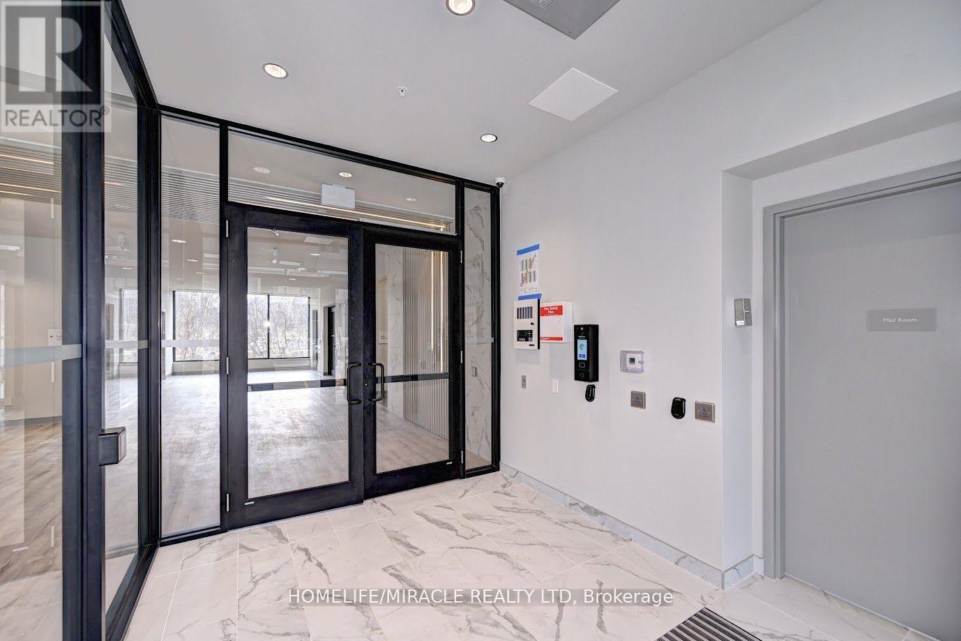 107 Rogers Street, Waterloo, Ontario  N2J 0G3 - Photo 2 - X12317539