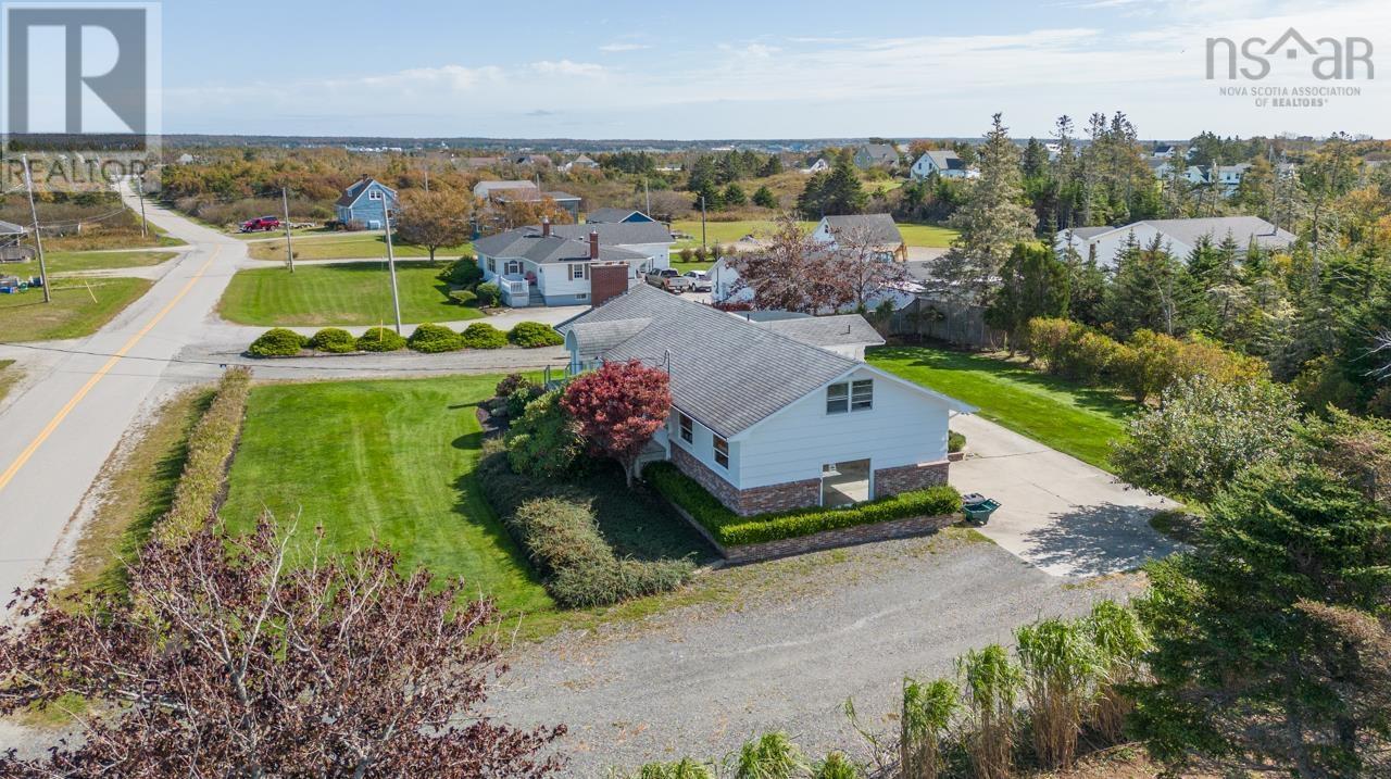 89 Pond Road, Lower West Pubnico, Nova Scotia  B0W 2C0 - Photo 8 - 202519253