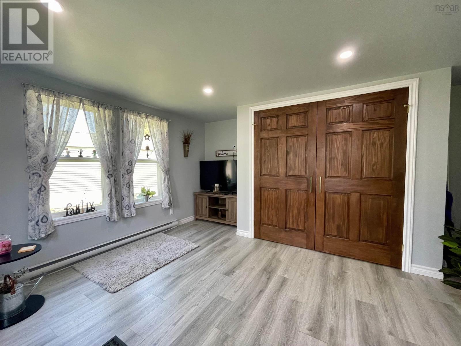 33 Pinehurst Street, Amherst, Nova Scotia  B4H 4X5 - Photo 11 - 202519258