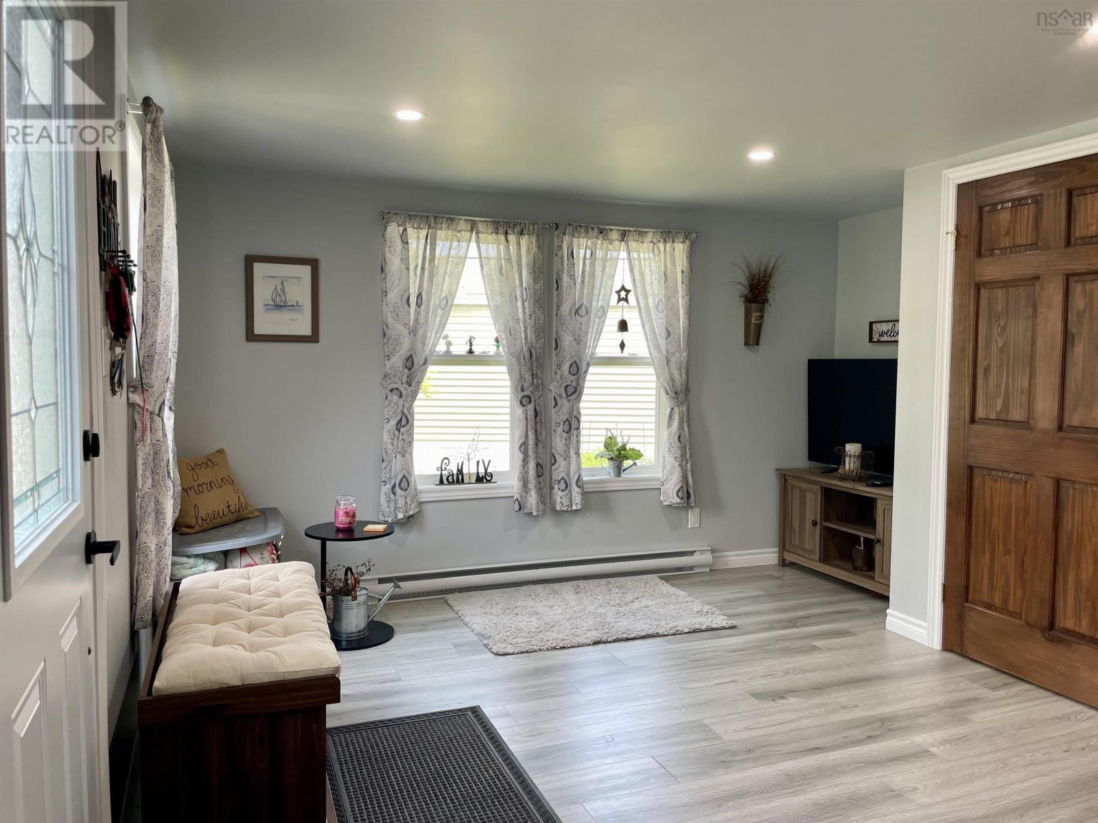 33 Pinehurst Street, Amherst, Nova Scotia  B4H 4X5 - Photo 12 - 202519258